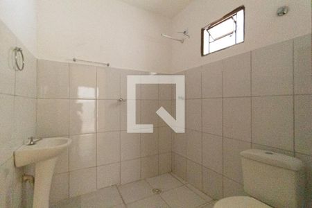 Banheiro de kitnet/studio para alugar com 1 quarto, 40m² em Santo Antônio, Osasco