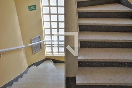 Apartamento para alugar com 73m², 2 quartos e 1 vagaÁrea Comum - Escadas para o Apartamento 