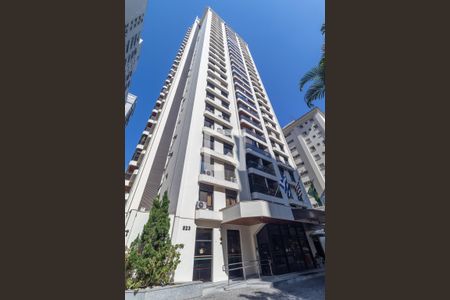 Apartamento para alugar com 65m², 2 quartos e 2 vagas Apartamento para alugar com 65m², 2 quartos e 2 vagasFachada