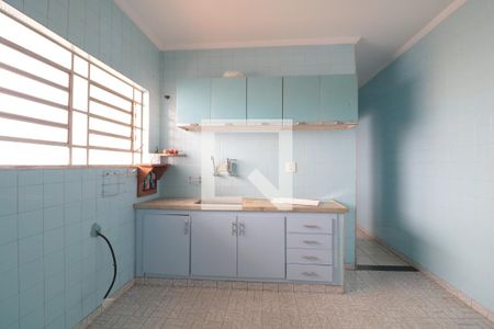 Casa para alugar com 180m², 2 quartos e 2 vagasCozinha