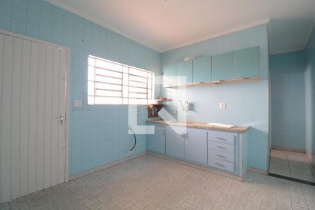 Casa para alugar com 180m², 2 quartos e 2 vagasCozinha