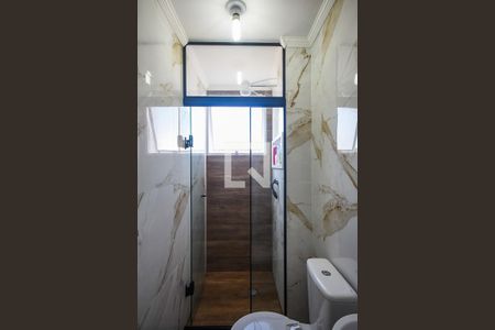 Casa de condomínio à venda com 44m², 2 quartos e sem vaga Casa de condomínio à venda com 44m², 2 quartos e sem vagaBanheiro