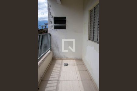 Casa à venda com 154m², 2 quartos e sem vaga Casa à venda com 154m², 2 quartos e sem vagaVaranda