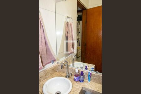 Casa à venda com 350m², 4 quartos e 2 vagasBanheiro 3