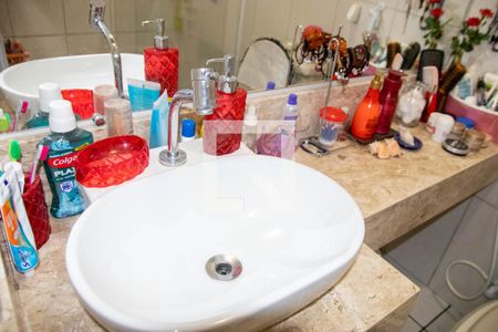 Casa à venda com 350m², 4 quartos e 2 vagasBanheiro do Quarto 1