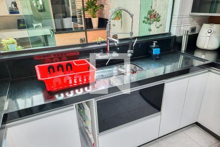 Casa à venda com 183m², 3 quartos e 2 vagasCozinha