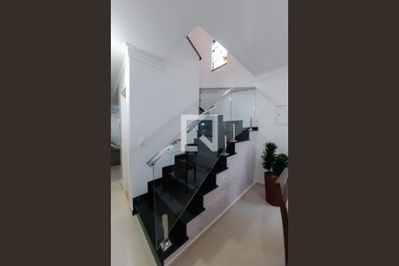 Casa à venda com 183m², 3 quartos e 2 vagasEscada