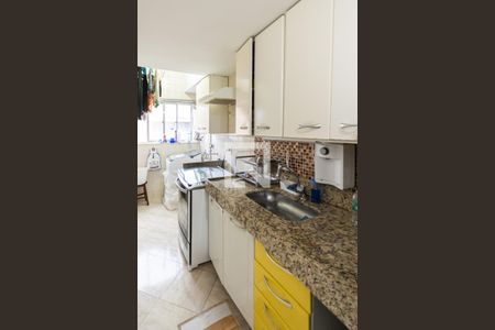 Apartamento à venda com 80m², 2 quartos e 1 vagaCozinha e Área de Serviço