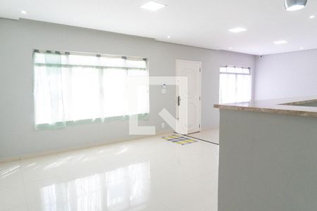 Sala 1 de casa para alugar com 5 quartos, 235m² em Jardim Prudência, São Paulo