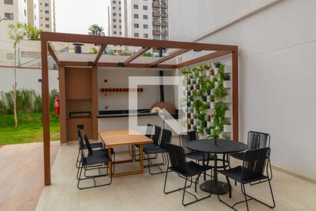 Apartamento para alugar com 39m², 2 quartos e 1 vagaÁrea comum - Churrasqueira