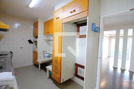 Apartamento à venda com 116m², 3 quartos e 2 vagasCozinha 