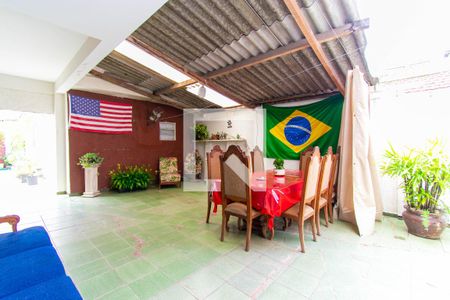 Casa à venda com 288m², 3 quartos e 2 vagas Casa à venda com 288m², 3 quartos e 2 vagasÁrea gourmet