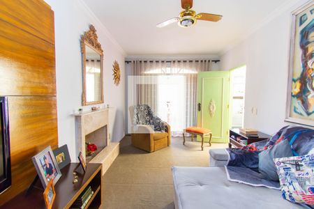 Casa à venda com 288m², 3 quartos e 2 vagas Casa à venda com 288m², 3 quartos e 2 vagasSala de TV