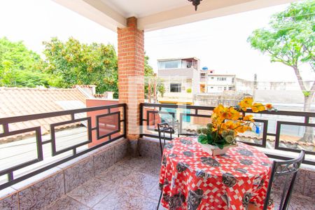 Casa à venda com 288m², 3 quartos e 2 vagas Casa à venda com 288m², 3 quartos e 2 vagasSala de TV