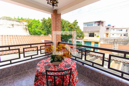 Casa à venda com 288m², 3 quartos e 2 vagas Casa à venda com 288m², 3 quartos e 2 vagasSala de TV