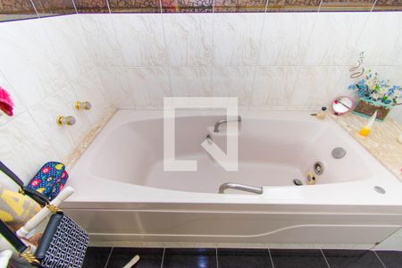 Casa à venda com 288m², 3 quartos e 2 vagas Casa à venda com 288m², 3 quartos e 2 vagasBanheiro 3