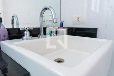 Casa à venda com 261m², 4 quartos e 3 vagasBanheiro da Suíte 2 Detalhe