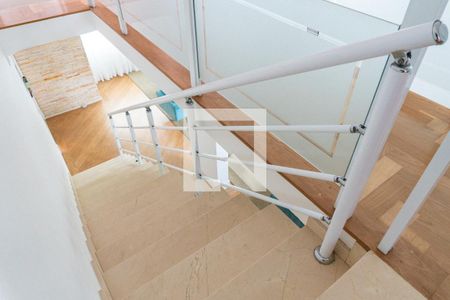 Casa à venda com 261m², 4 quartos e 3 vagasEscada