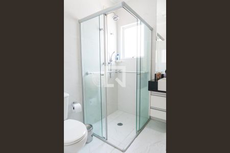 Casa à venda com 261m², 4 quartos e 3 vagasBanheiro da Suíte 2 Detalhe