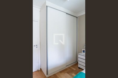 Casa à venda com 261m², 4 quartos e 3 vagasSuíte 3 - Armários