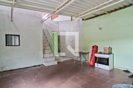 Casa para alugar com 300m², 4 quartos e 3 vagas Casa para alugar com 300m², 4 quartos e 3 vagasEdícula - Área de serviço