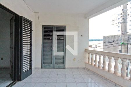 Casa para alugar com 300m², 4 quartos e 3 vagas Casa para alugar com 300m², 4 quartos e 3 vagasVaranda