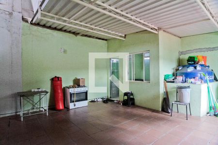 Casa para alugar com 300m², 4 quartos e 3 vagas Casa para alugar com 300m², 4 quartos e 3 vagasEdícula - Área de serviço