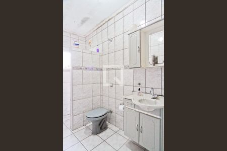 Casa para alugar com 300m², 4 quartos e 3 vagas Casa para alugar com 300m², 4 quartos e 3 vagasBanheiro 2