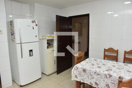 Casa à venda com 240m², 4 quartos e 4 vagasCozinha