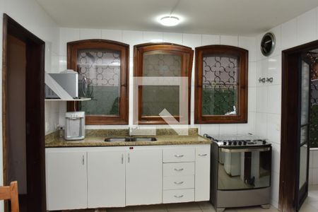 Casa à venda com 240m², 4 quartos e 4 vagasCozinha