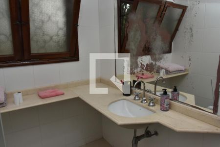 Casa à venda com 240m², 4 quartos e 4 vagasBanheiro