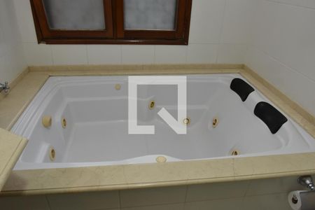 Casa à venda com 240m², 4 quartos e 4 vagasSuíte