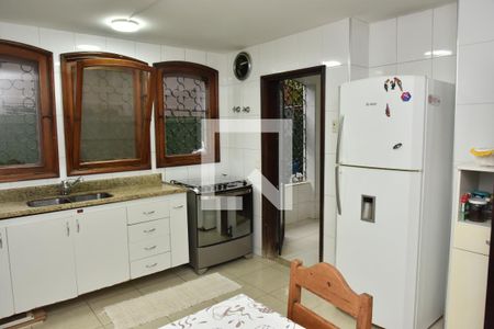 Casa à venda com 240m², 4 quartos e 4 vagasCozinha