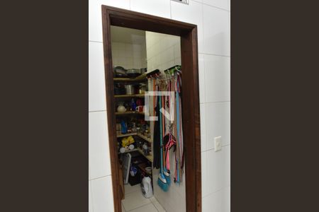 Casa à venda com 240m², 4 quartos e 4 vagasÁrea de Serviço