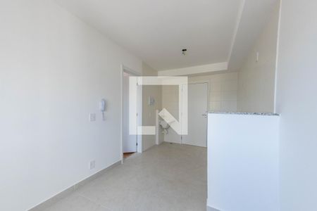 Sala / Cozinha de apartamento para alugar com 1 quarto, 26m² em Vila Prudente, São Paulo
