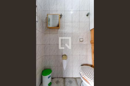 Casa à venda com 150m², 3 quartos e 2 vagas Casa à venda com 150m², 3 quartos e 2 vagasBanheiro de Serviço