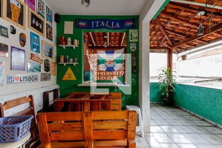 Casa à venda com 150m², 3 quartos e 2 vagas Casa à venda com 150m², 3 quartos e 2 vagasChurrasqueira