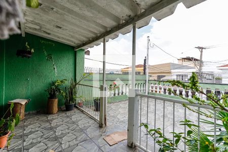 Casa à venda com 150m², 3 quartos e 2 vagas Casa à venda com 150m², 3 quartos e 2 vagasVaranda