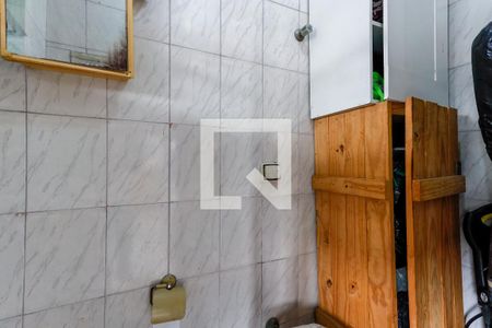 Casa à venda com 150m², 3 quartos e 2 vagas Casa à venda com 150m², 3 quartos e 2 vagasBanheiro de Serviço