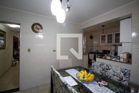 Casa à venda com 120m², 4 quartos e 2 vagas Casa à venda com 120m², 4 quartos e 2 vagasCozinha