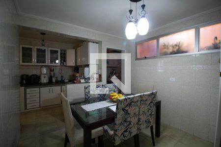 Casa à venda com 120m², 4 quartos e 2 vagas Casa à venda com 120m², 4 quartos e 2 vagasCozinha