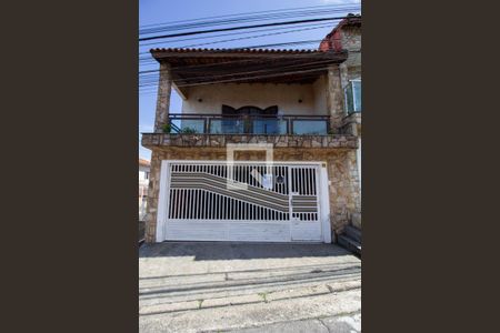 Casa à venda com 120m², 4 quartos e 2 vagas Casa à venda com 120m², 4 quartos e 2 vagasFachada