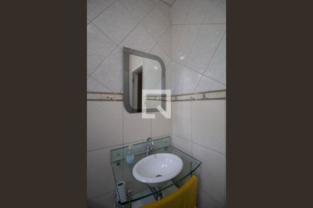 Casa à venda com 120m², 4 quartos e 2 vagas Casa à venda com 120m², 4 quartos e 2 vagasBanheiro