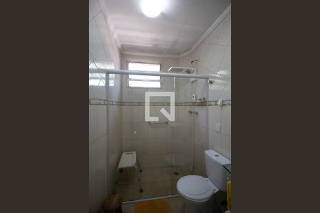 Casa à venda com 120m², 4 quartos e 2 vagas Casa à venda com 120m², 4 quartos e 2 vagasBanheiro