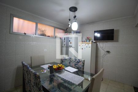 Casa à venda com 120m², 4 quartos e 2 vagas Casa à venda com 120m², 4 quartos e 2 vagasCozinha