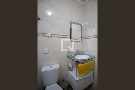 Casa à venda com 120m², 4 quartos e 2 vagas Casa à venda com 120m², 4 quartos e 2 vagasBanheiro