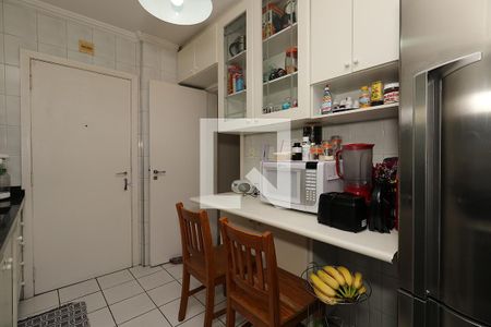 Apartamento para alugar com 244m², 4 quartos e 3 vagas Apartamento para alugar com 244m², 4 quartos e 3 vagasCozinha