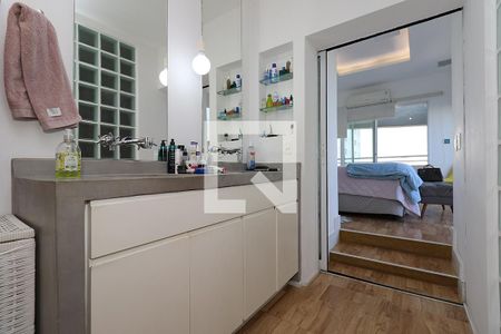 Apartamento para alugar com 244m², 4 quartos e 3 vagas Apartamento para alugar com 244m², 4 quartos e 3 vagasBanheiro da Suíte