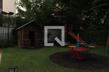 Apartamento para alugar com 244m², 4 quartos e 3 vagas Apartamento para alugar com 244m², 4 quartos e 3 vagasÁrea comum - Playground