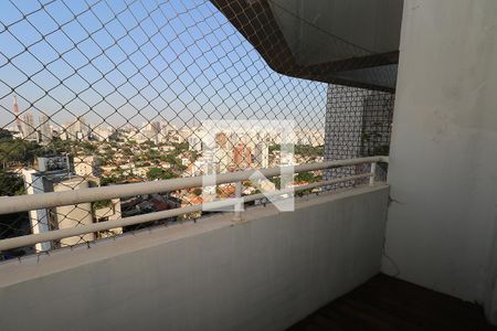Apartamento para alugar com 244m², 4 quartos e 3 vagas Apartamento para alugar com 244m², 4 quartos e 3 vagasVaranda Quarto 1 Suíte